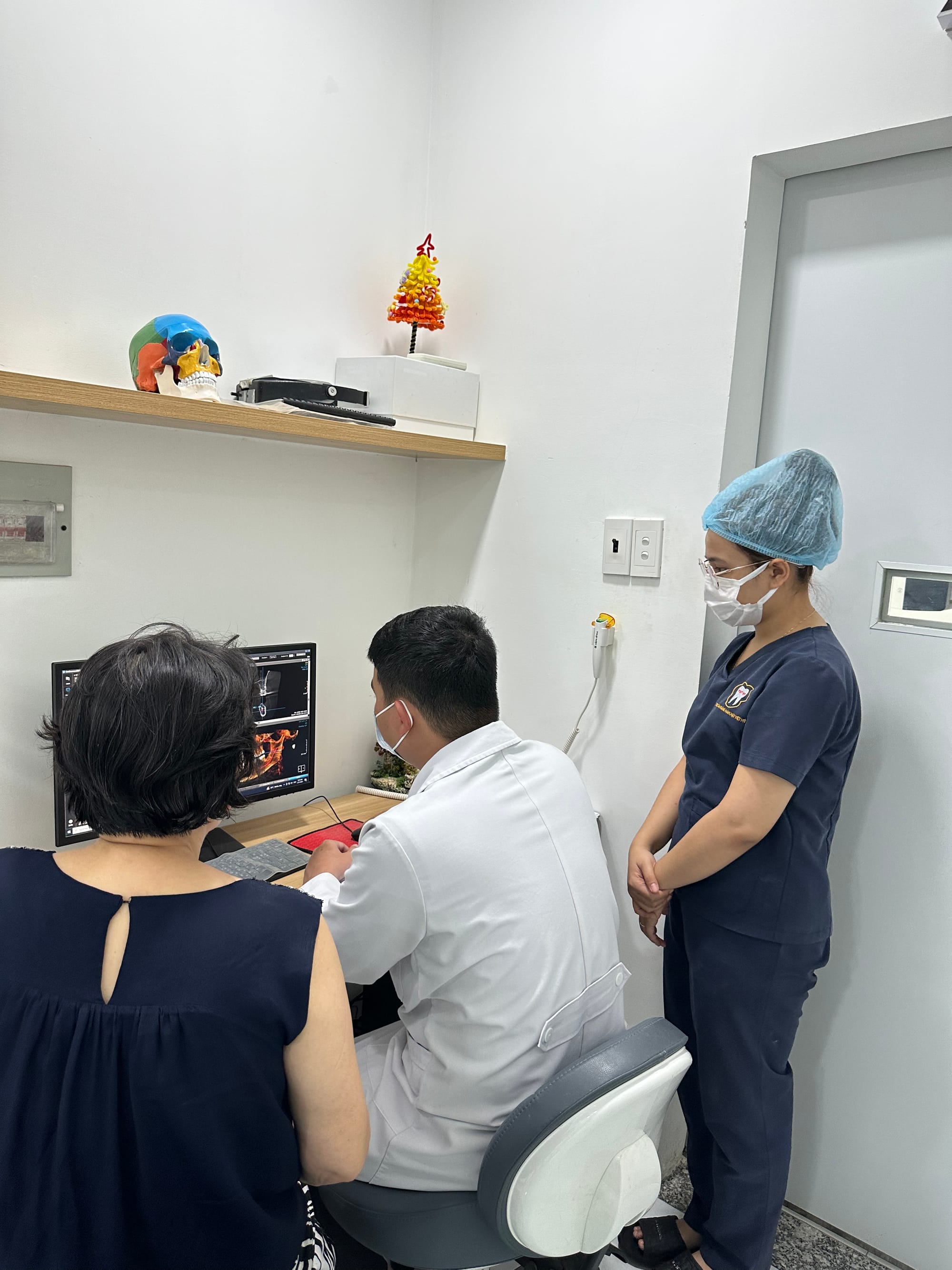 “ Trồng Răng IMPLANT Món Quà 🎁 Như Ý Tặng Ba Mẹ “