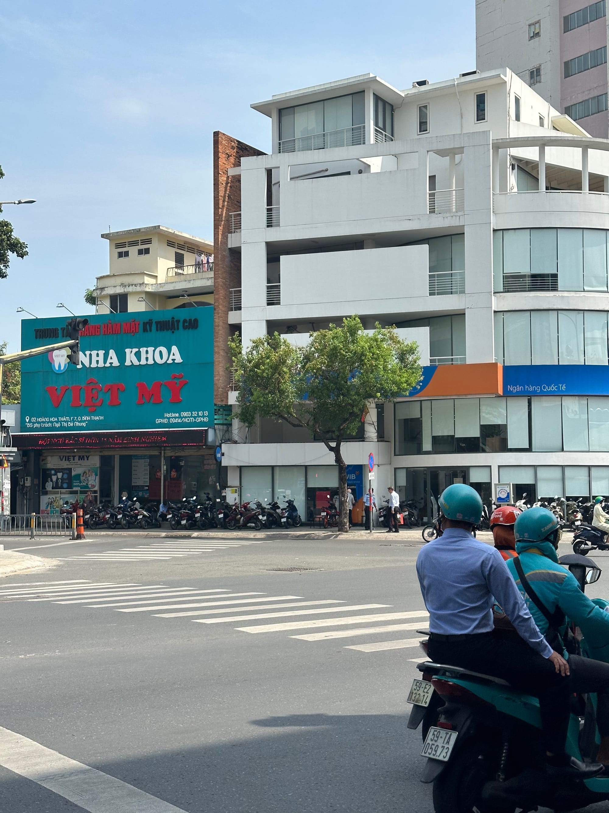 “ Trồng Răng Implant - Giải Pháp Phục Hồi Răng Mất Tốt Nhất Hiện Nay “