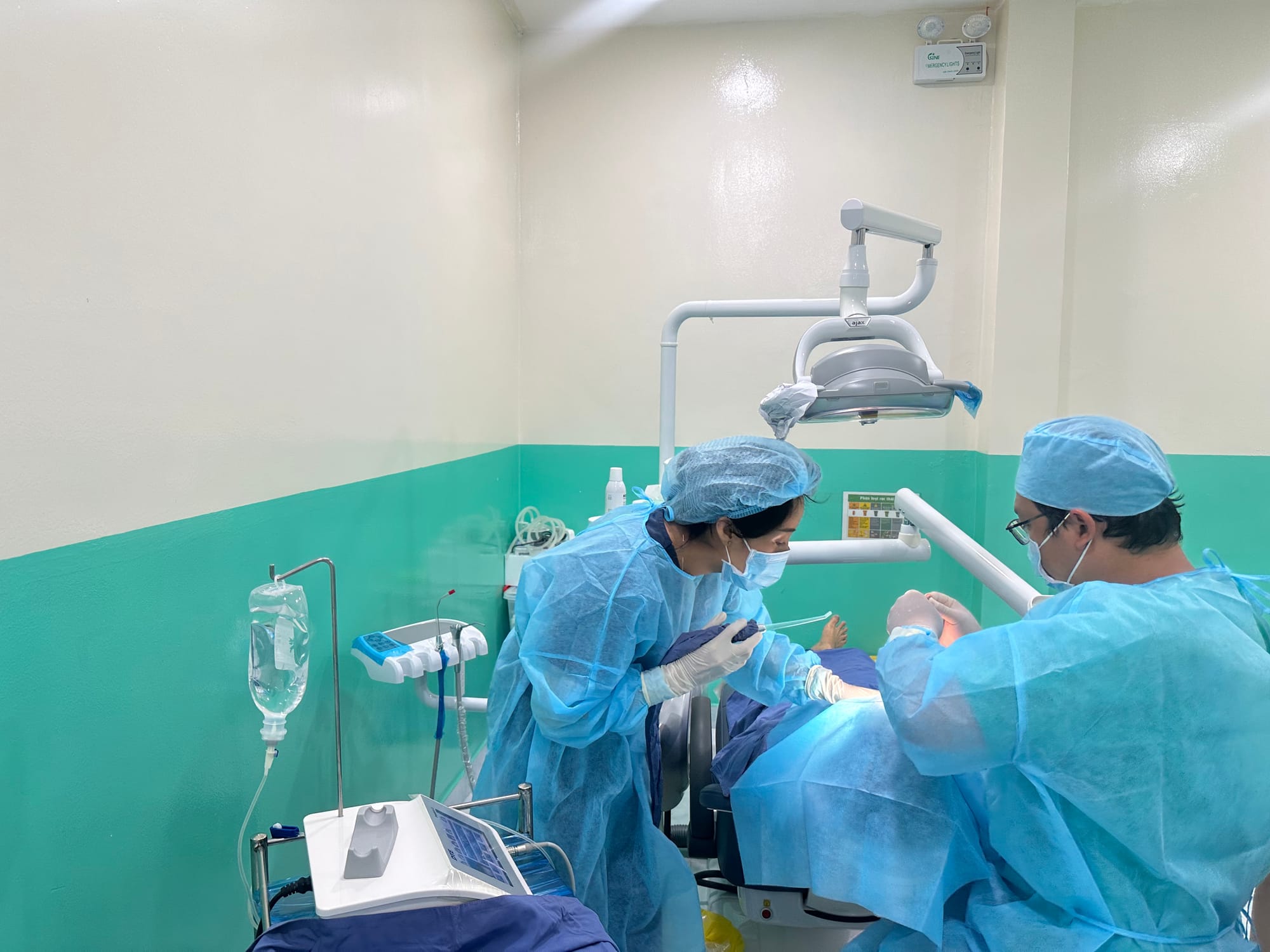 Cấy Ghép Implant Thay Thế Răng Mất Giá Rẻ Nhất Sài Gòn