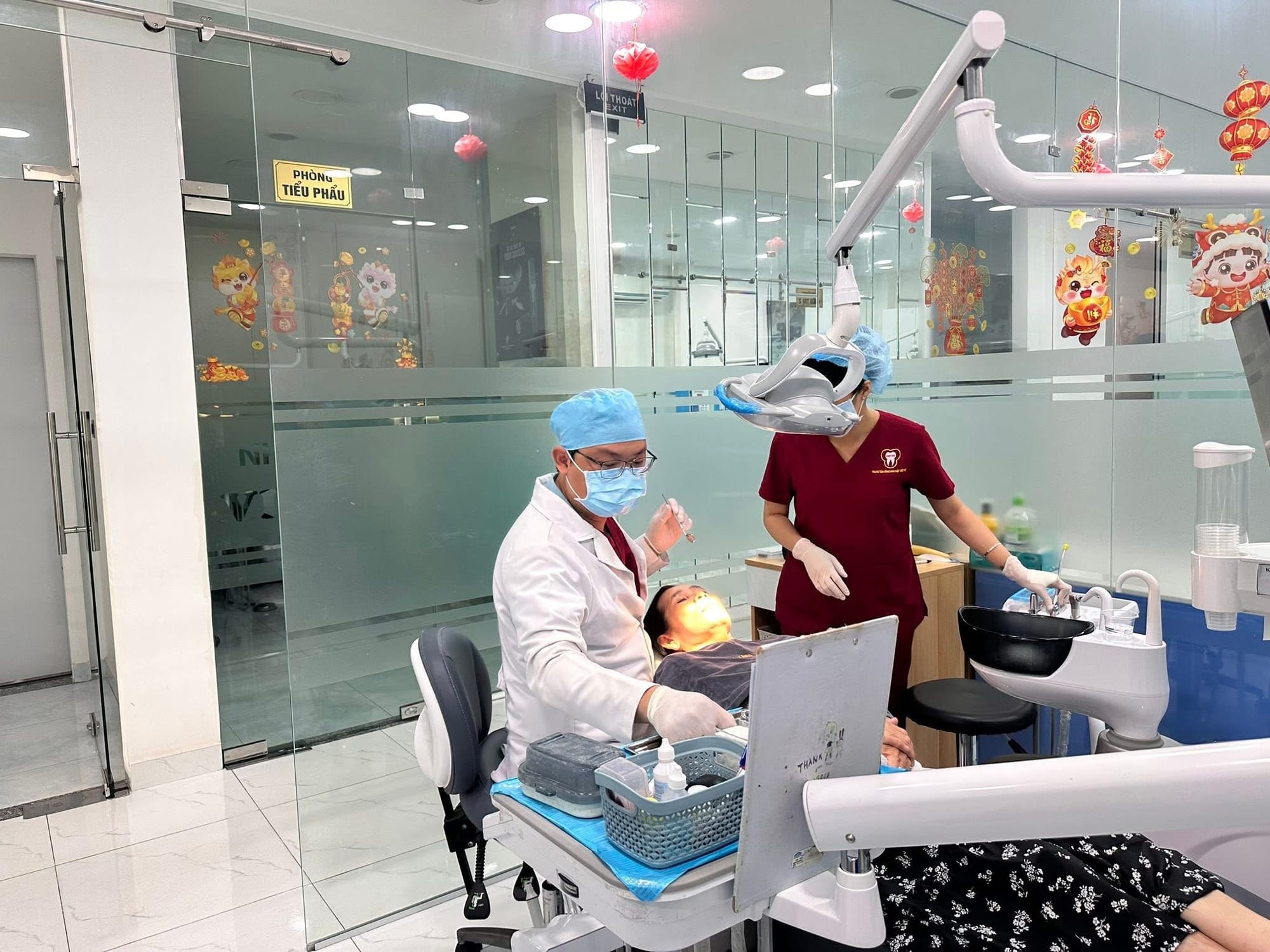 “Trồng Răng Implant Thay Thế Độc Lập 1 Răng Đã Bị Mất- Ăn Nhai Thoải Mái 99% Răng Thật “