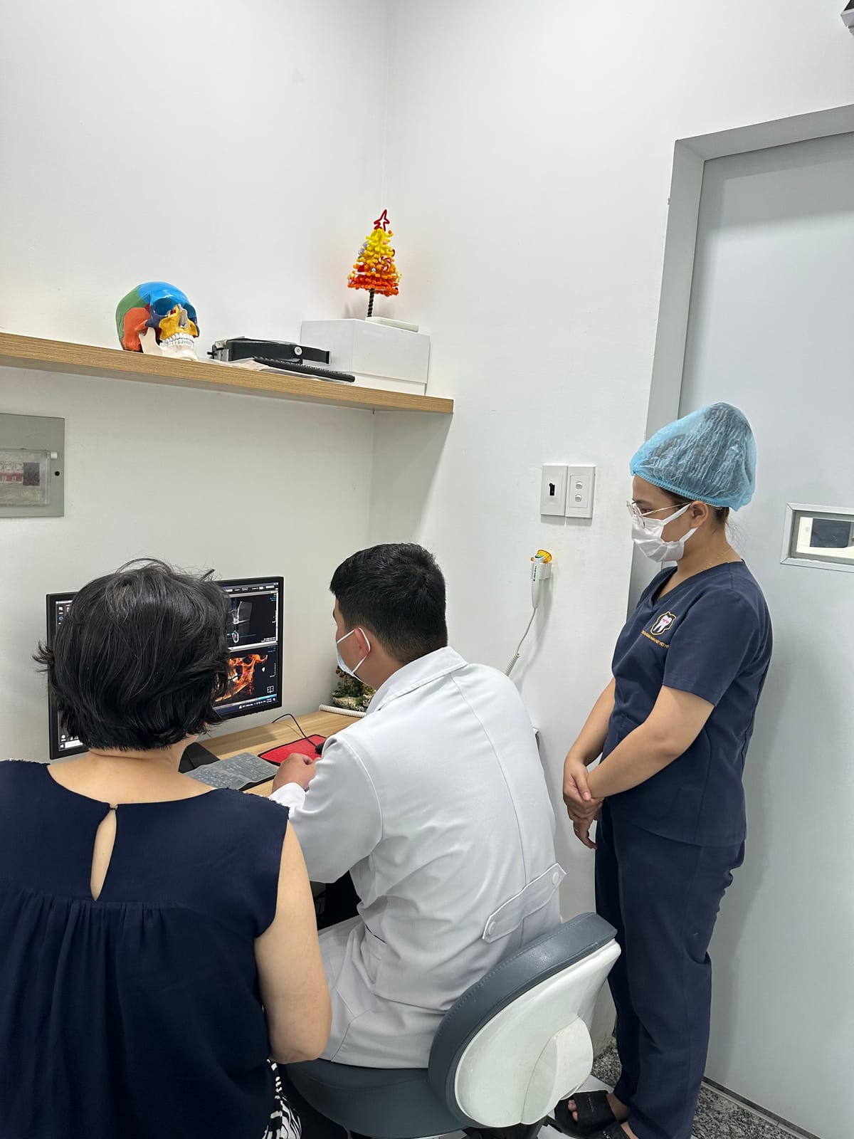 “ Trồng Răng IMPLANT Món Quà 🎁 Như Ý Tặng Ba Mẹ “